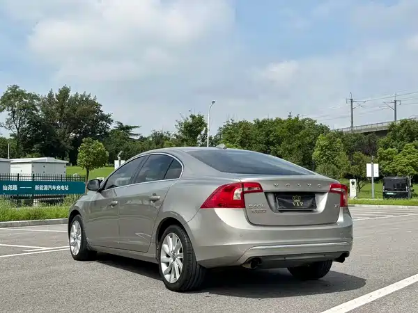 Volvo S60 2015