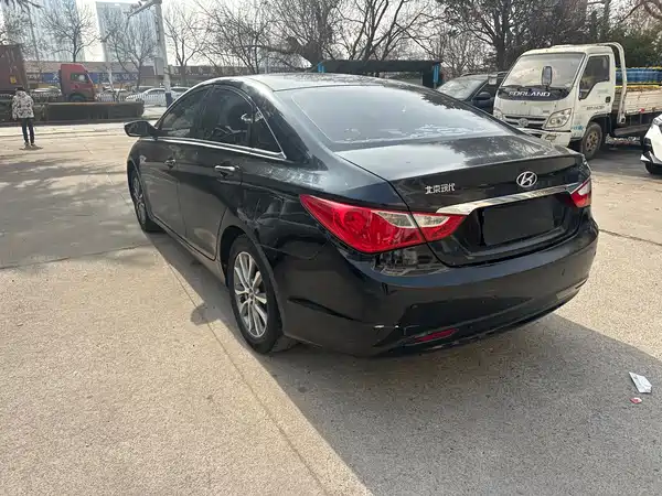 Hyundai Sonata 2011