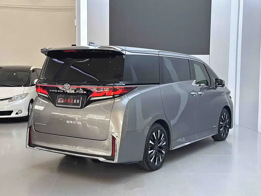 Toyota Vellfire 2024