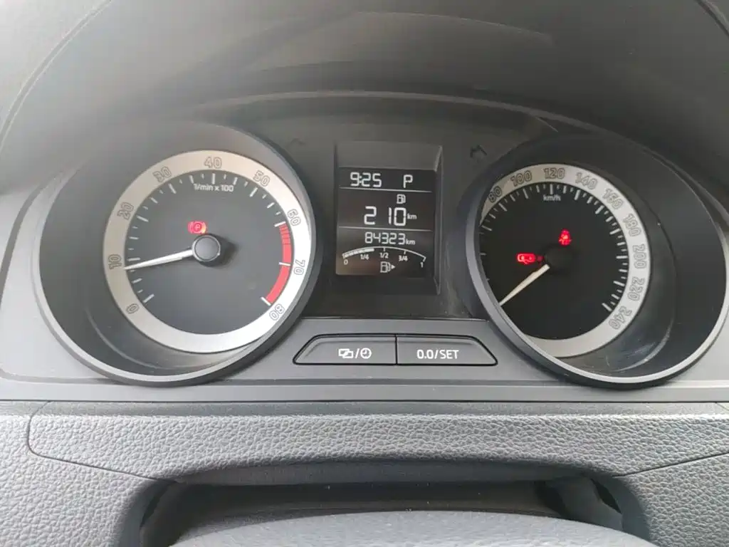 Skoda Rapid Spaceback 2019 — фото 12