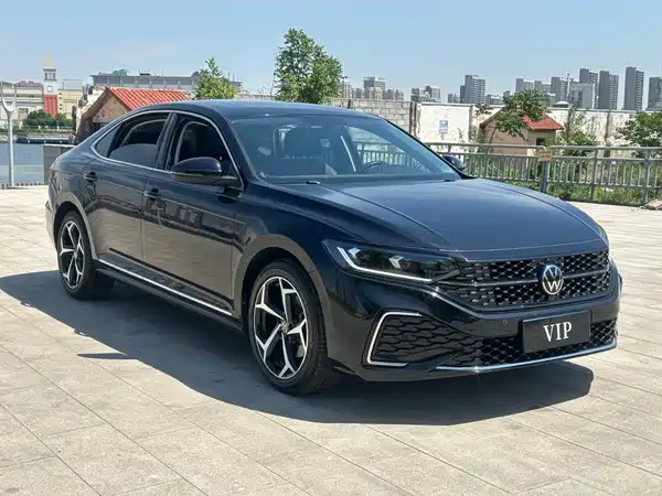 Volkswagen Passat 2024