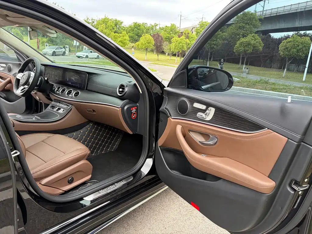 Mercedes-Benz E-Class 2020 — фото 14