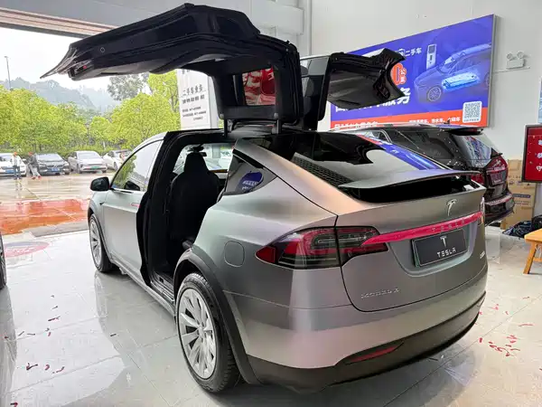 Tesla Model X 2016