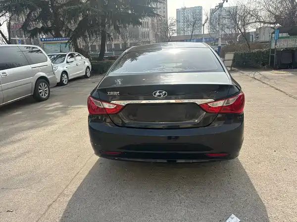 Hyundai Sonata 2011