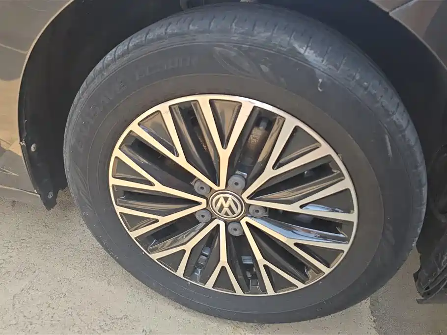 Volkswagen Sagitar 2019