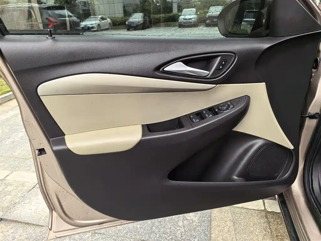 Buick Excelle 2019 — фото 15
