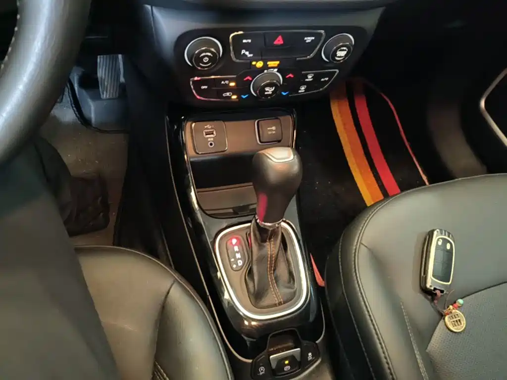 Jeep Compass 2019 — фото 14