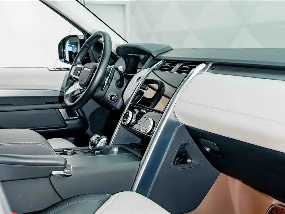 Land Rover Discovery 2021 — фото 20