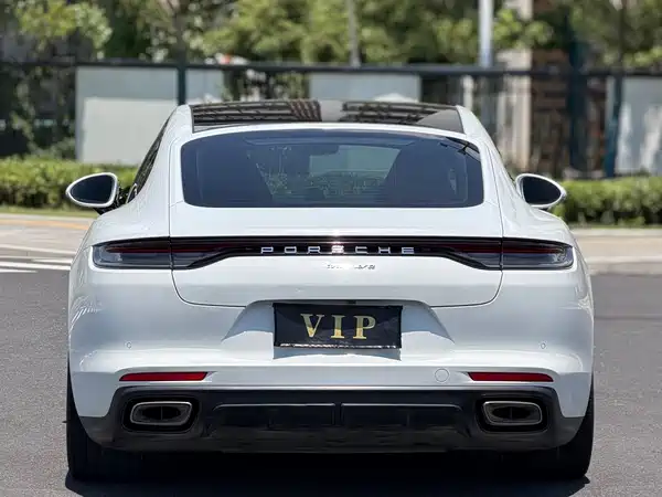 Porsche Panamera 2022