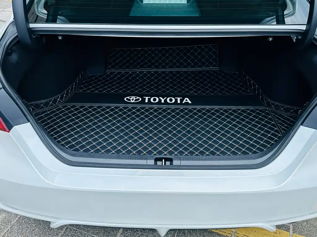 Toyota Camry 2023 — фото 13