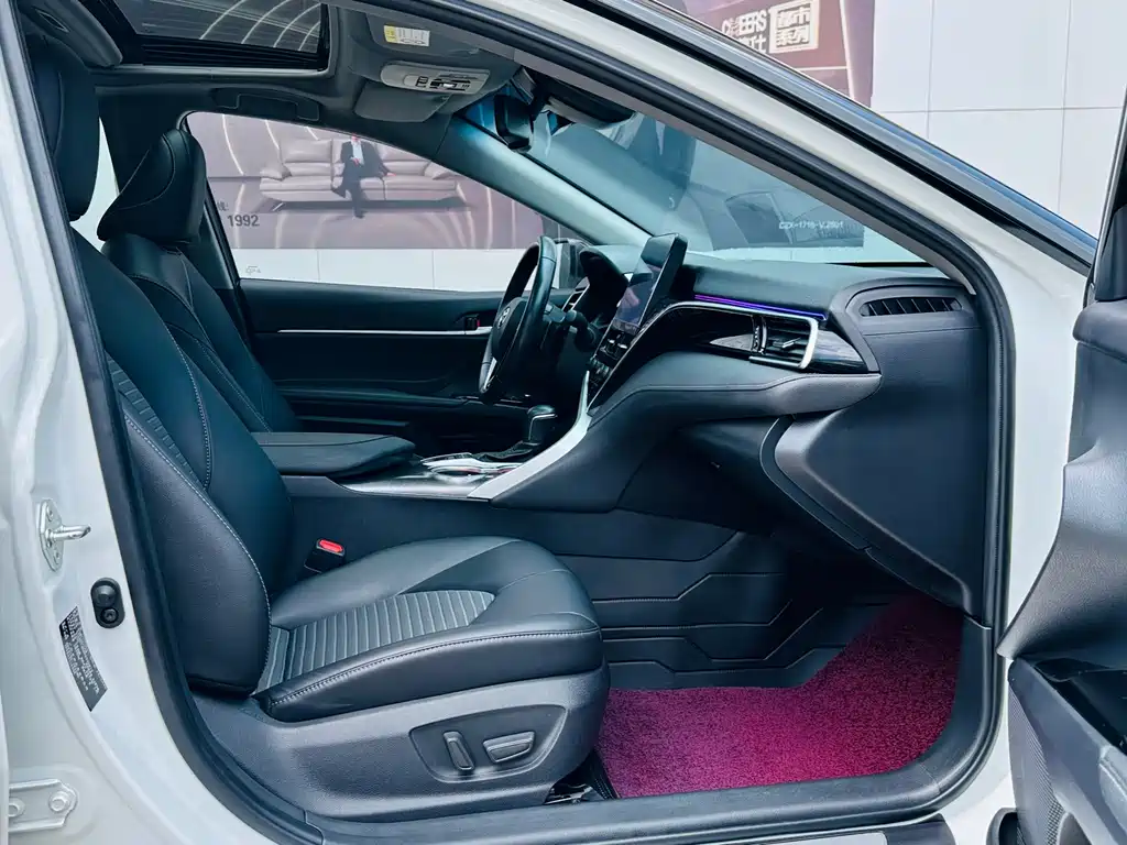 Toyota Camry 2023 — фото 15