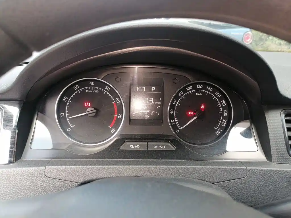 Skoda Rapid Spaceback 2016 — фото 12