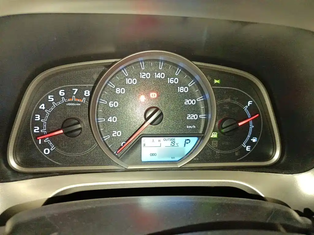 Toyota RAV4 2016 — фото 4