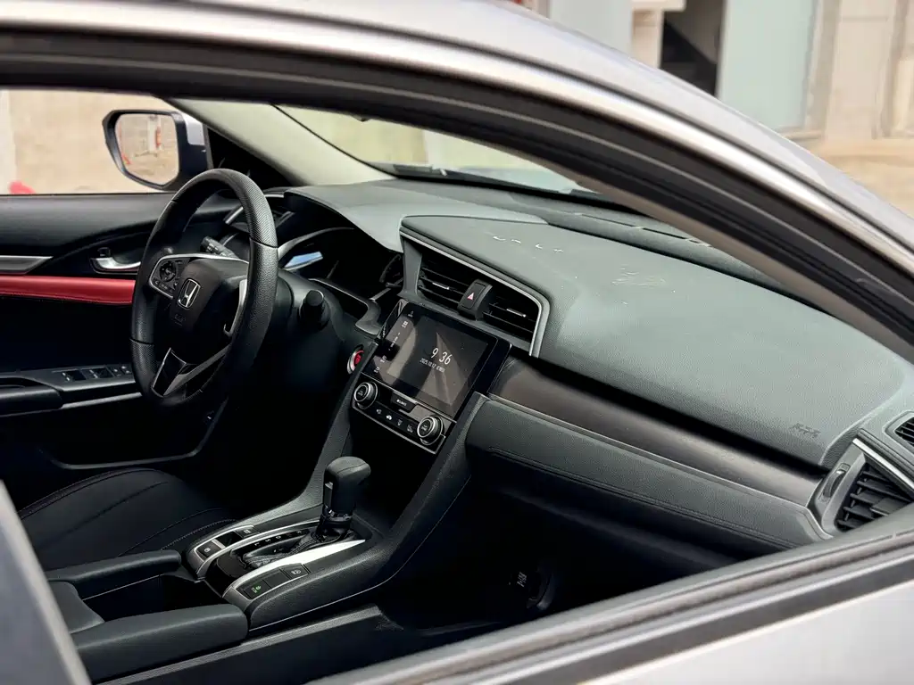 Honda Civic 2019 — фото 11