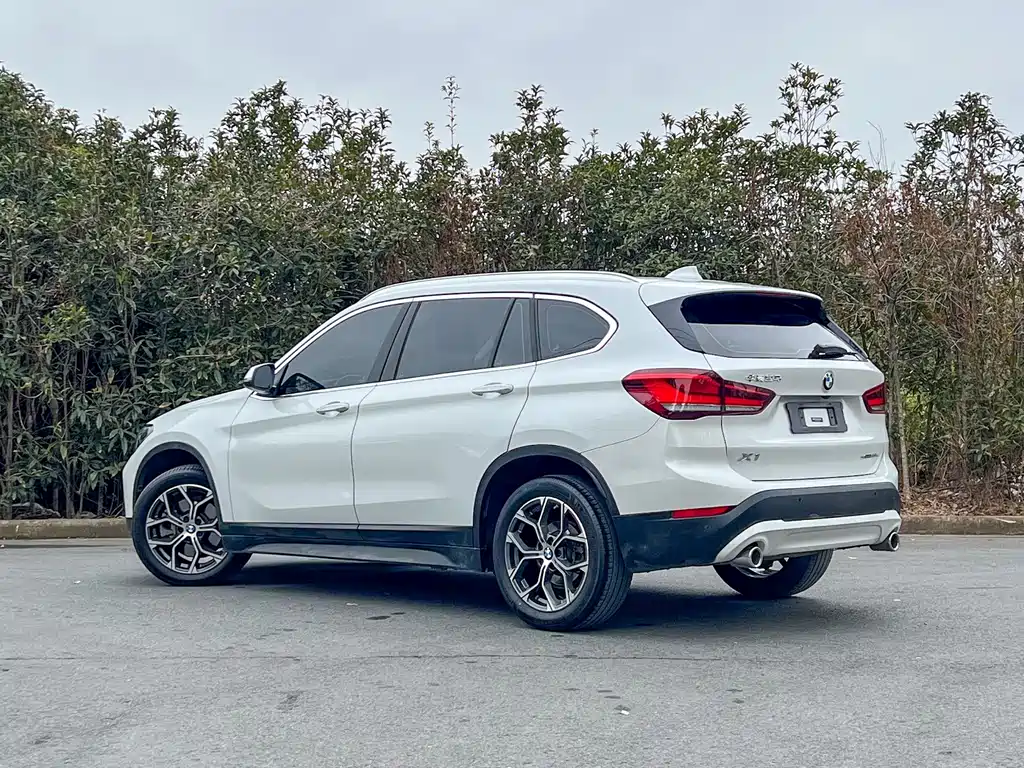 BMW X1 2021 — фото 5