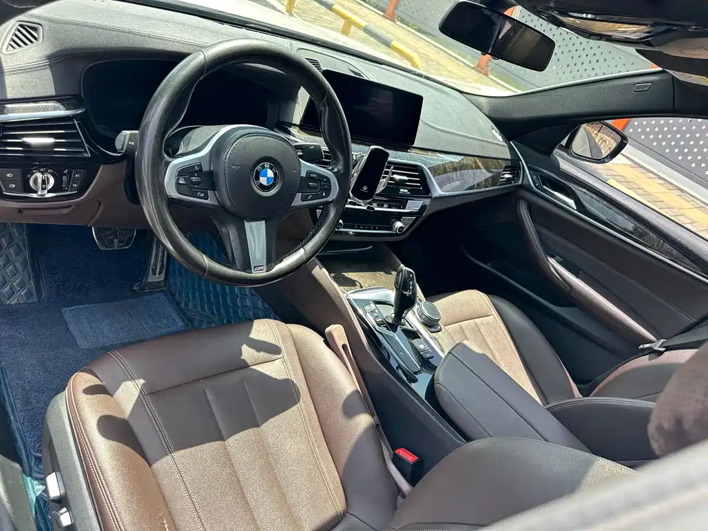 BMW 5 Series 2019 — фото 5