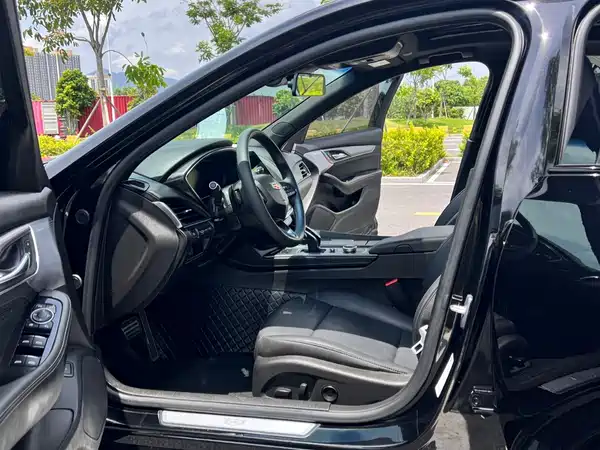 Cadillac CT5 2023