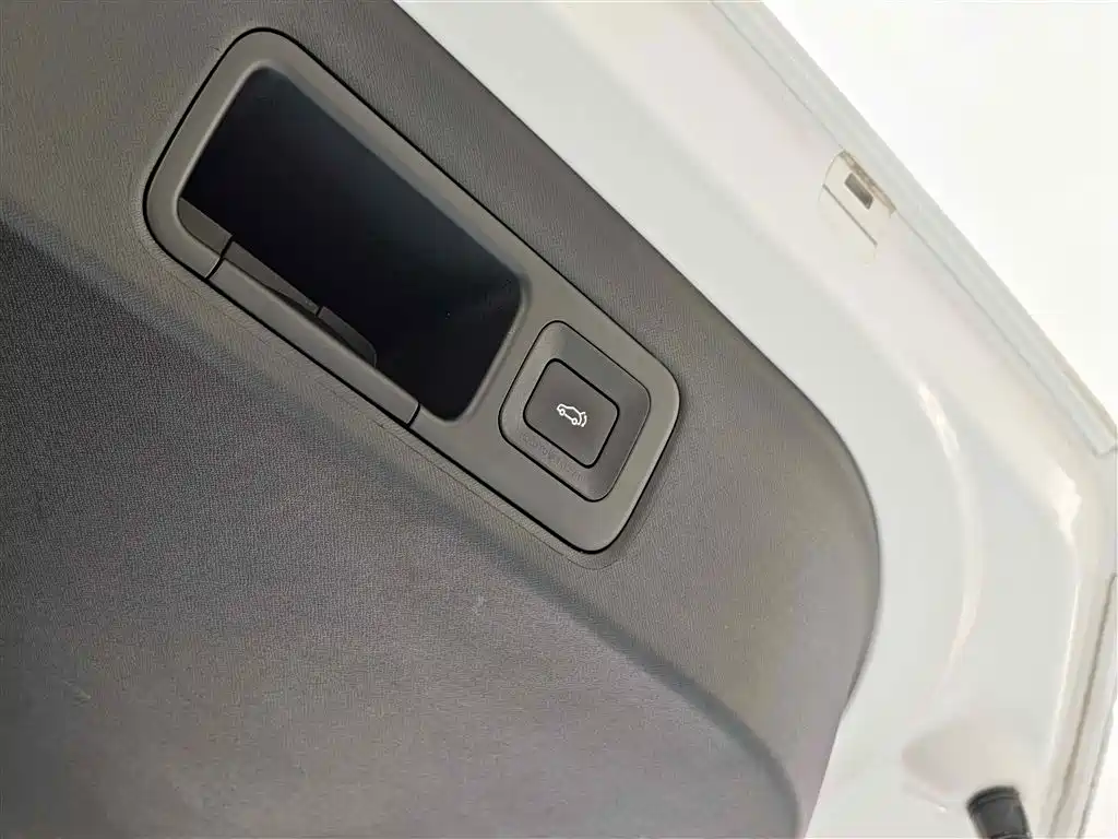 GAC Motor Trumpchi M8 2023 — фото 37