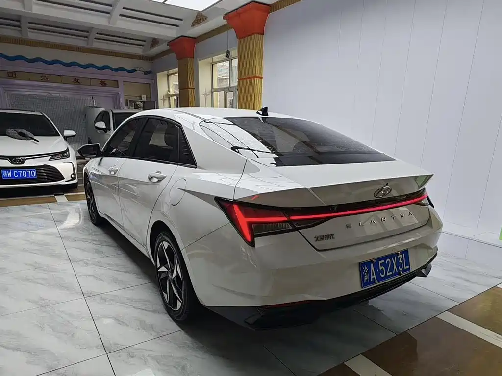 Hyundai Elantra 2022