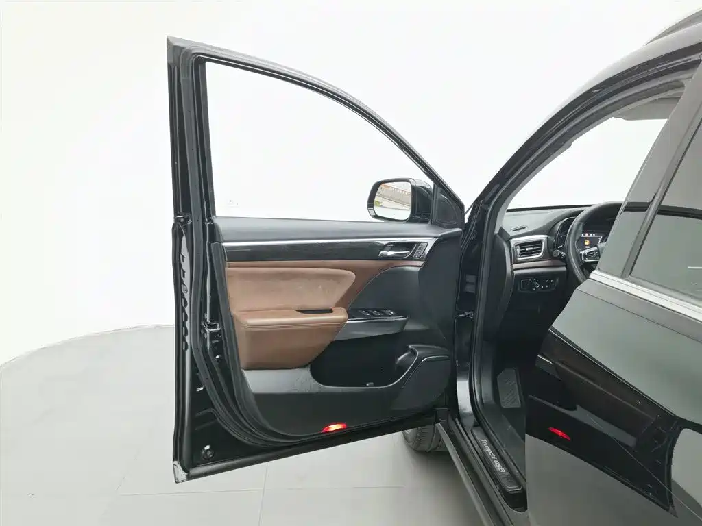 GAC Motor Trumpchi GS8 2017 — фото 8