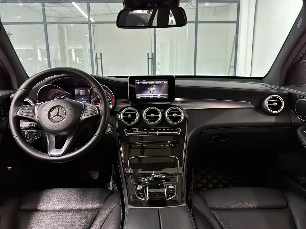 Mercedes-Benz GLC 2018 — фото 3