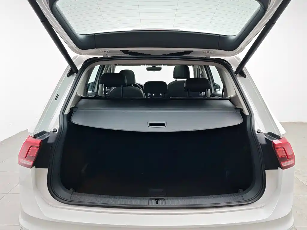 Volkswagen Tiguan L 2019 — фото 16