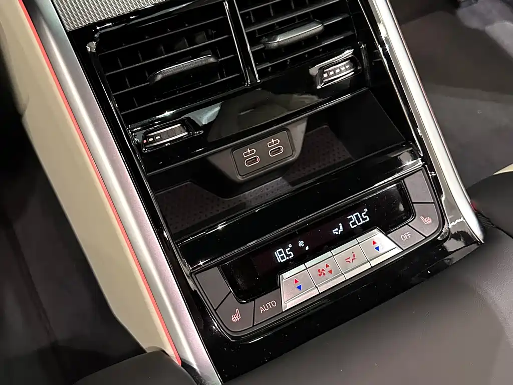 BMW 8 Series 2023 — фото 15