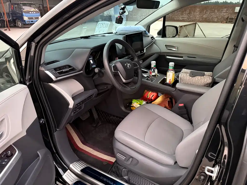 Toyota Sienna 2026