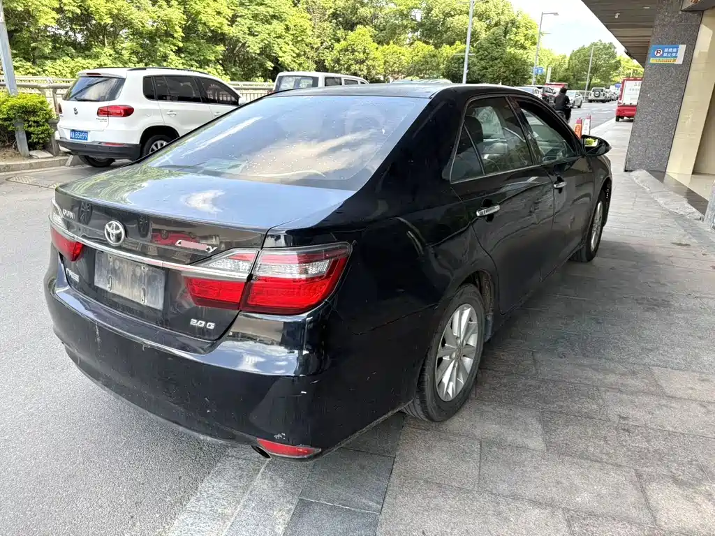 Toyota Camry 2016 — фото 4