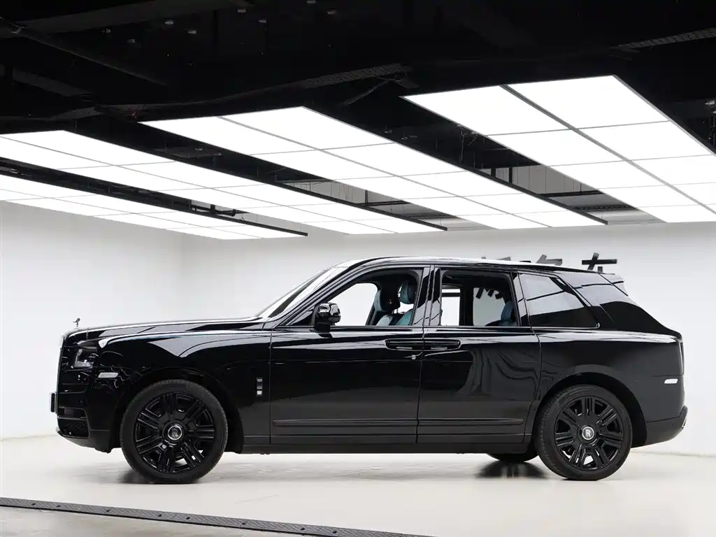 Rolls-Royce Cullinan 2025 — фото 36
