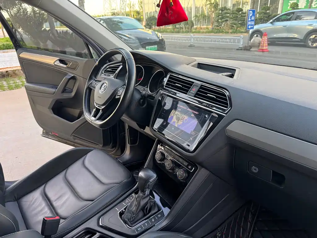 Volkswagen Tiguan L 2020 — фото 13
