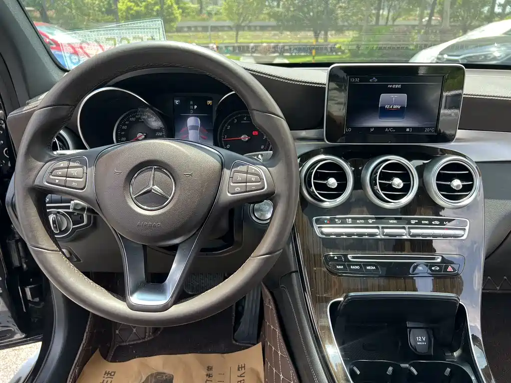 Mercedes-Benz GLC 2019 — фото 12