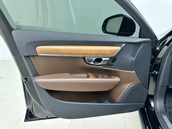 Volvo S90 2024
