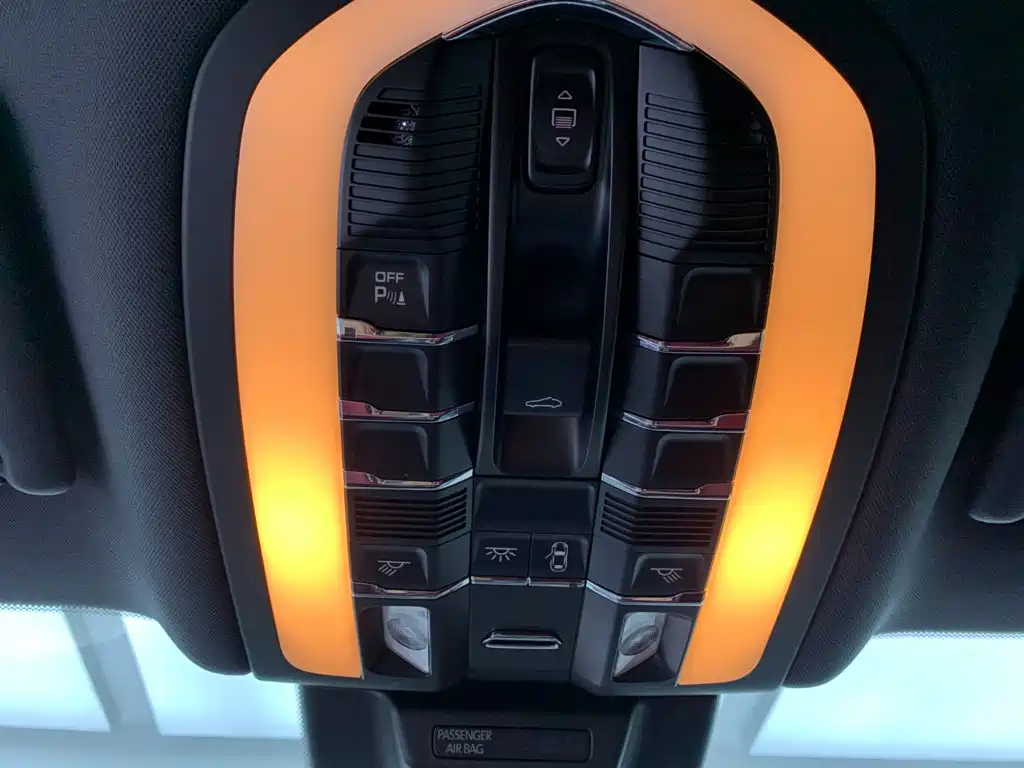 Porsche Macan 2021 — фото 25