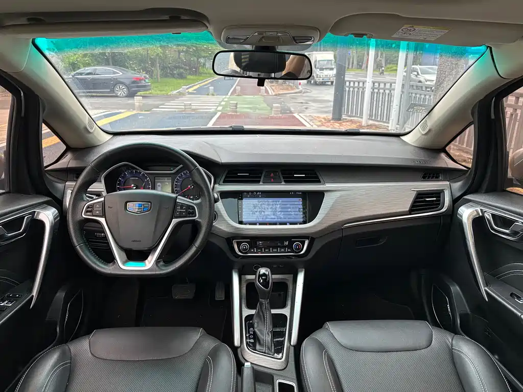 Geely Vision X3 2018 — фото 8