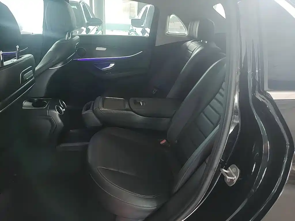 Mercedes-Benz E-Class 2020 — фото 17