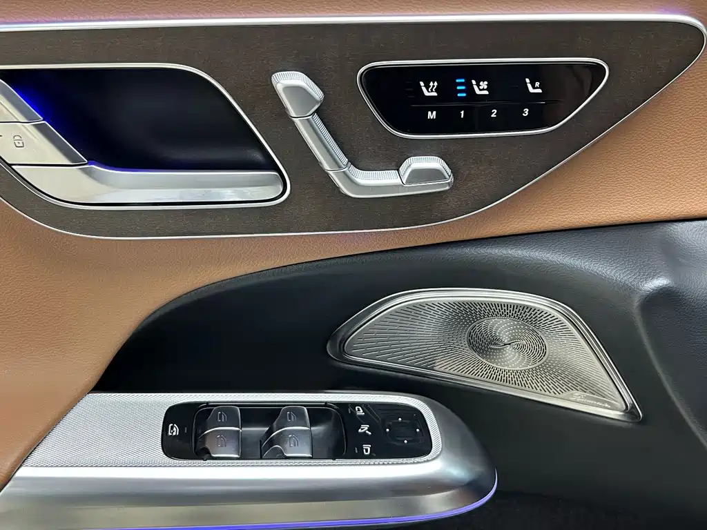 Mercedes-Benz E-Class 2025 — фото 19