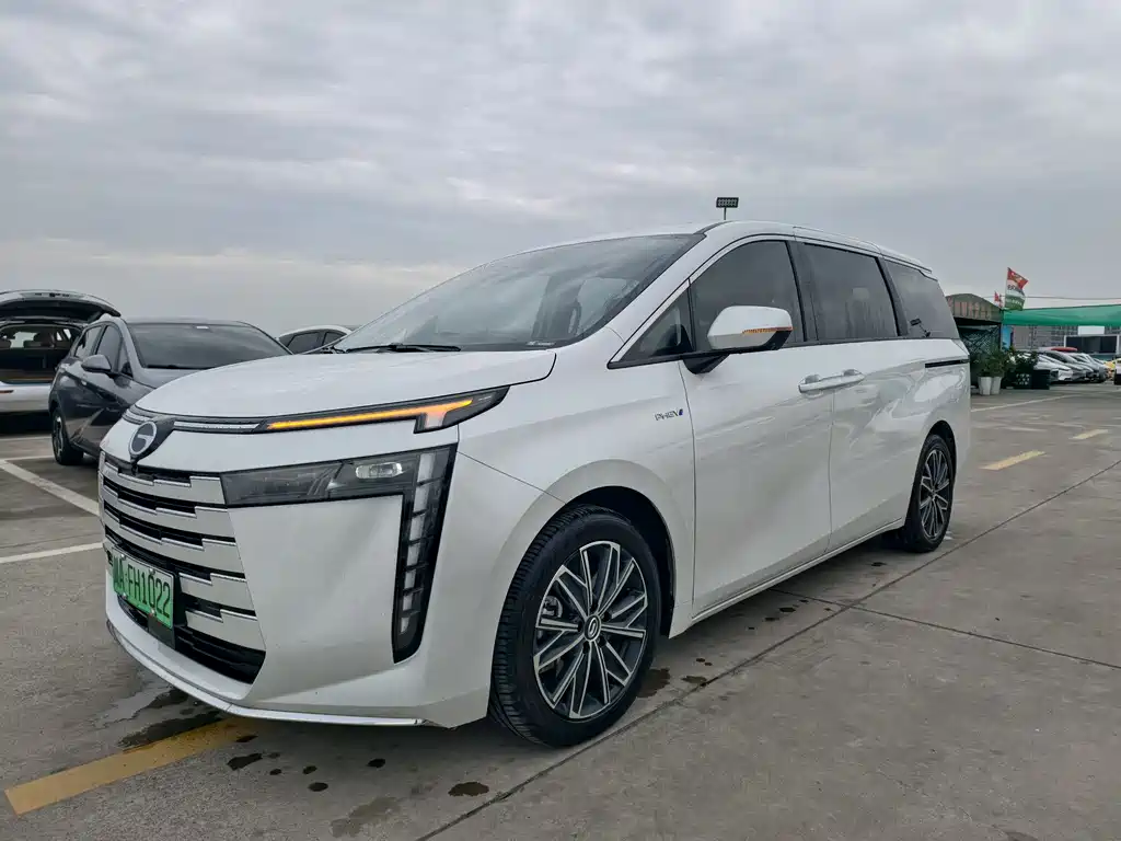 GAC Motor E8 PHEV 2025 — фото 1