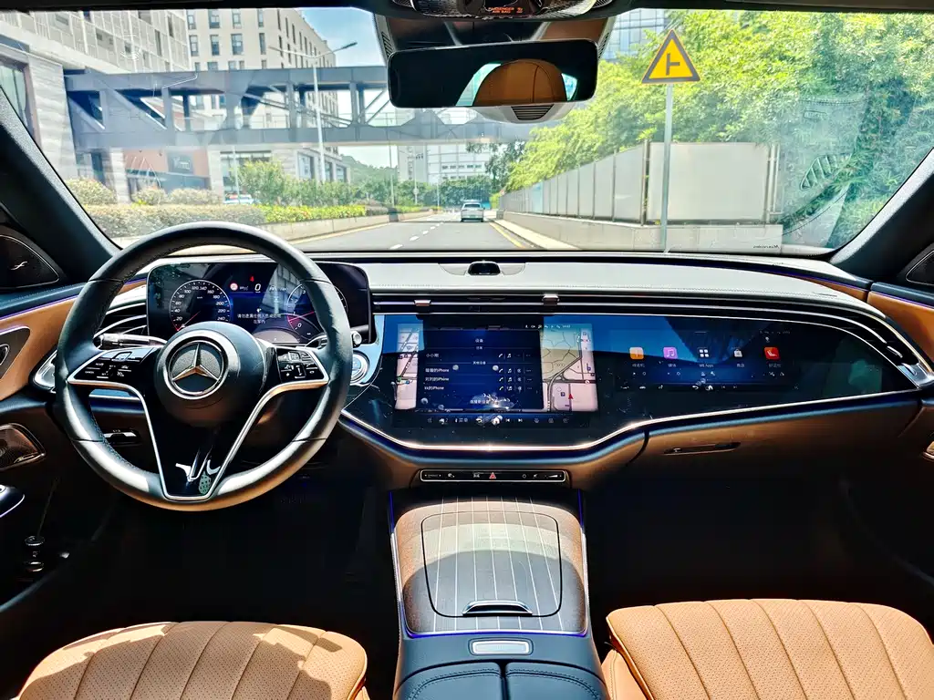 Mercedes-Benz E-Class 2025 — фото 15