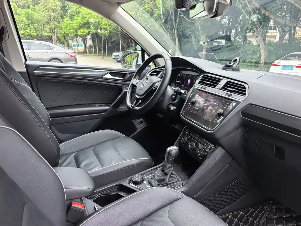 Volkswagen Tiguan 2019 — фото 10