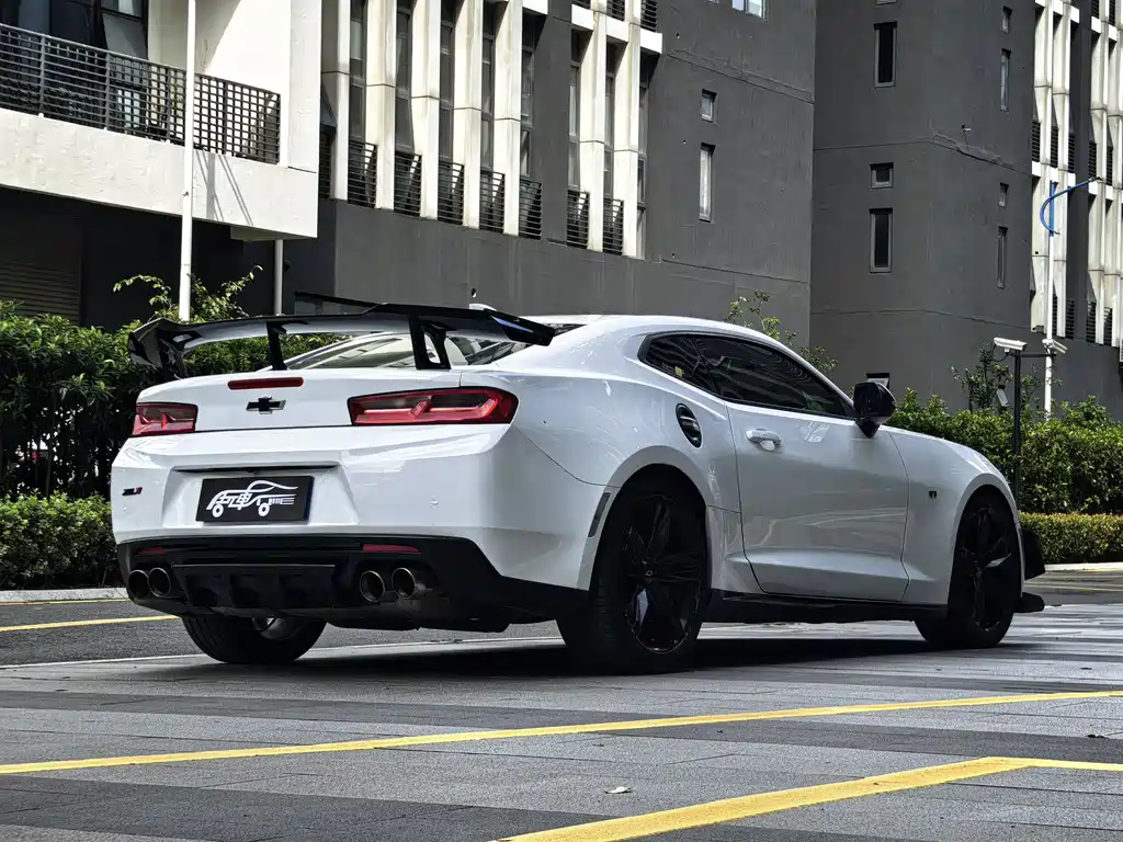 Chevrolet Camaro 2018 — фото 16