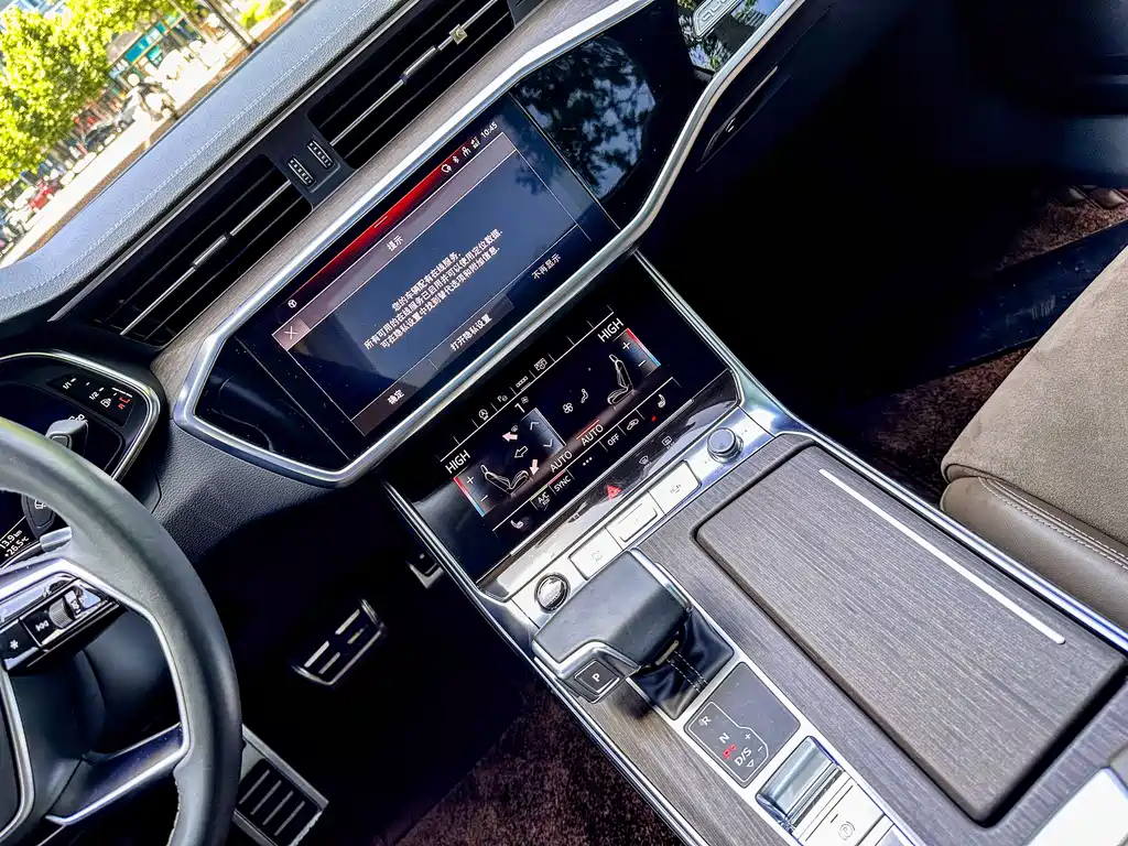 Audi A7L 2023 — фото 11