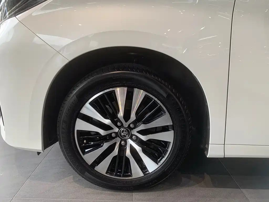 Toyota Alphard 2018 — фото 24