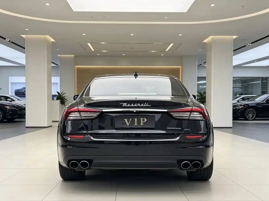 Maserati Quattroporte 2017 — фото 8