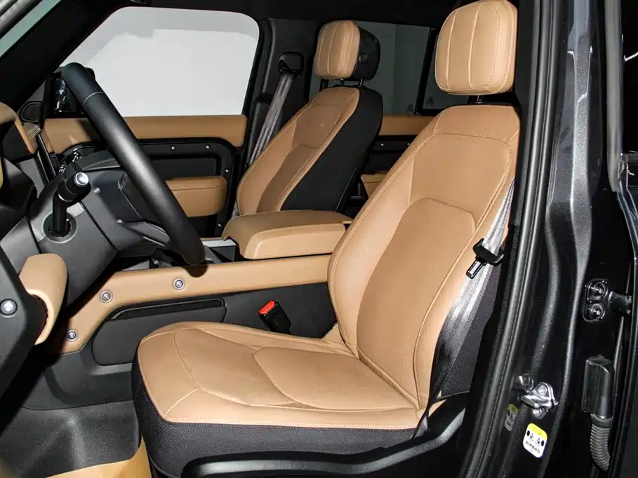 Land Rover Defender 2025 — фото 18