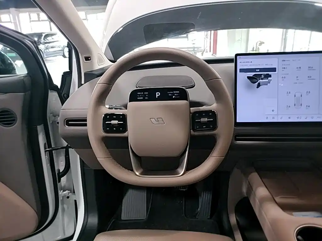 Li Auto i8 2025 — фото 11
