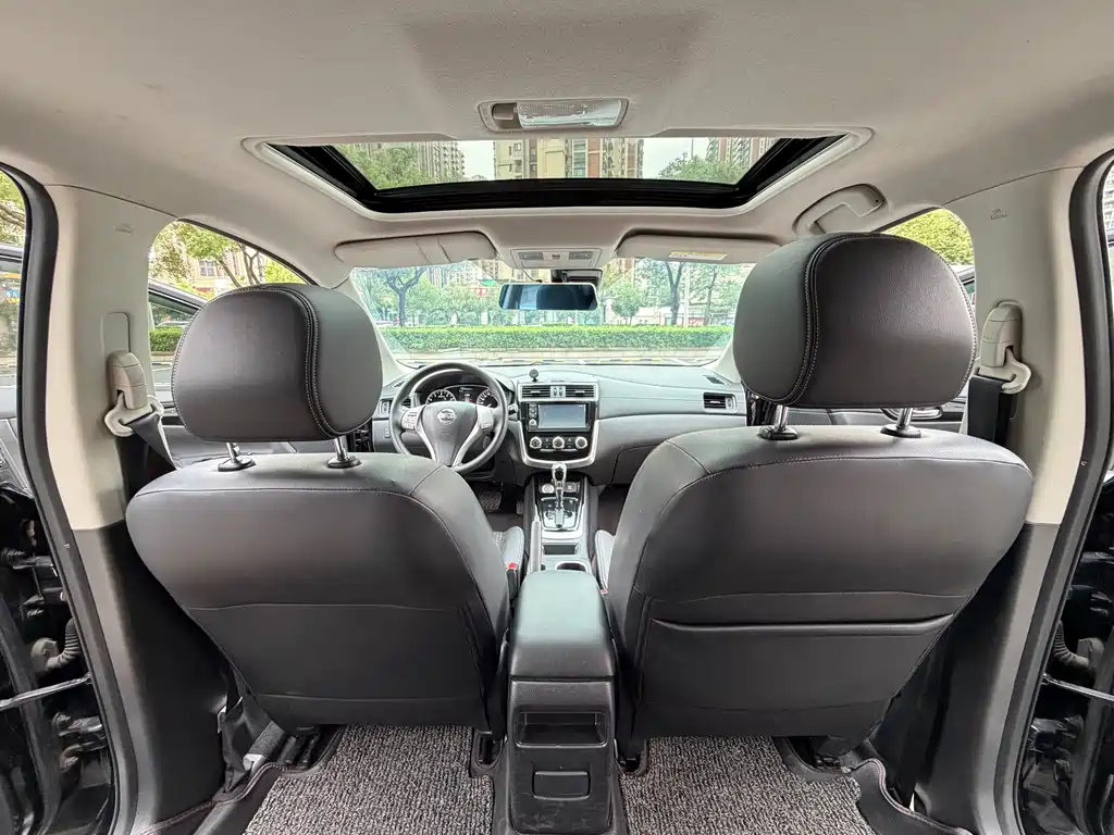 Nissan Tiida 2017 — фото 13