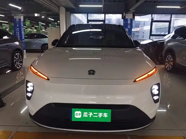 NIO ES8 2023