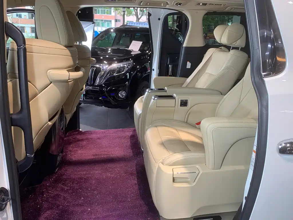 Toyota Alphard 2018 — фото 11