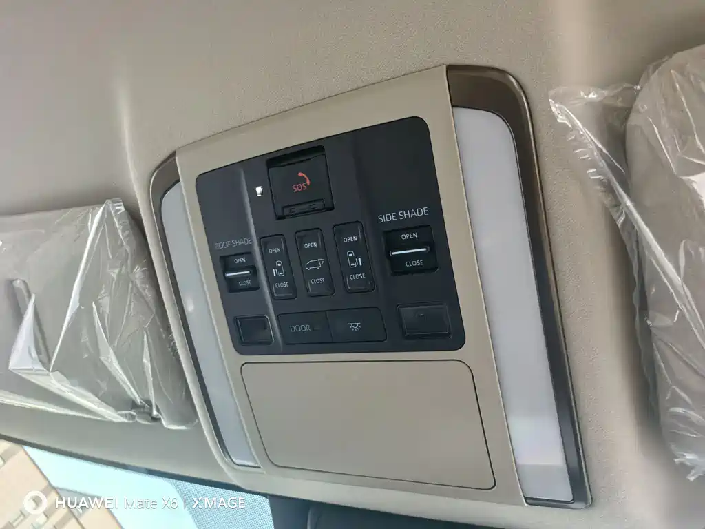Toyota Alphard — фото 25